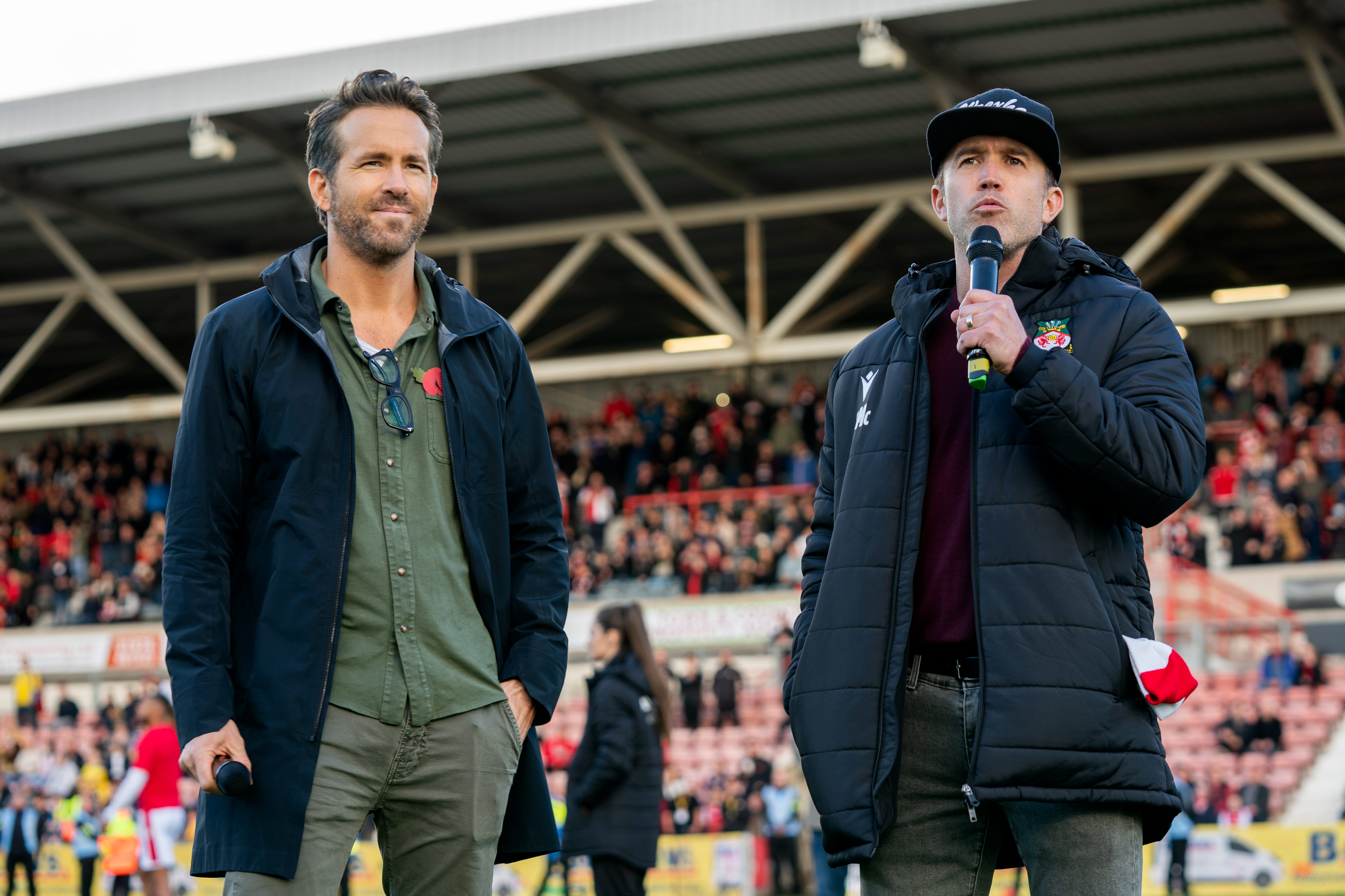 BIENVENUE À WREXHAM- Sur la photo : (gd) Ryan Reynolds, Rob McElhenney