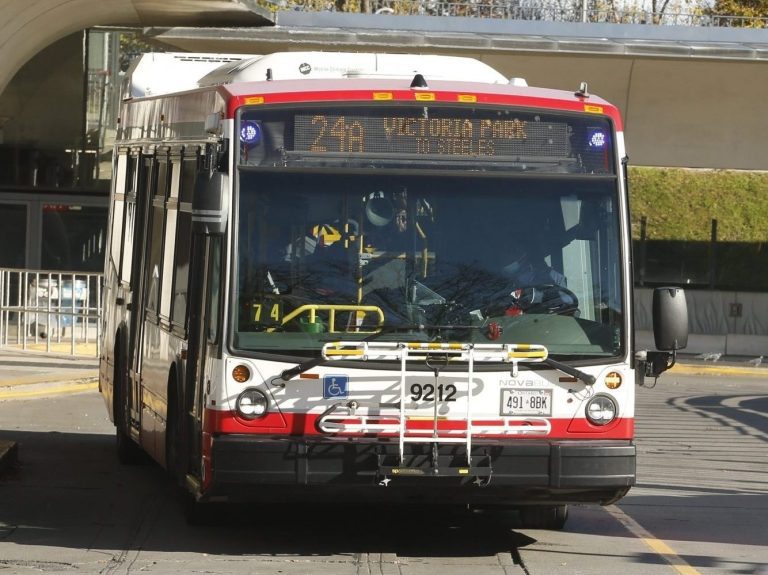 Un deuxième adolescent arrêté après le lancement d’un feu d’artifice dans un bus de la TTC