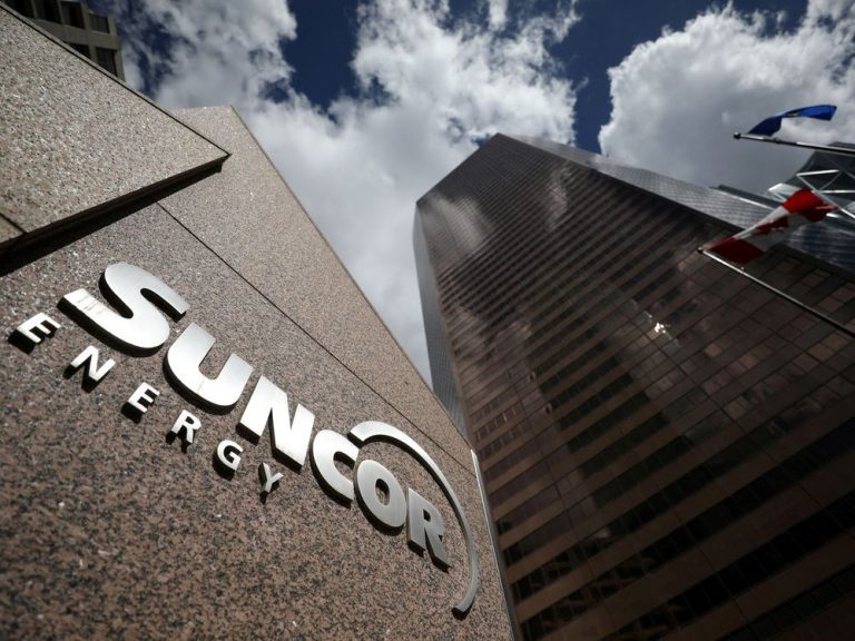 Suncor supprimera 1 500 emplois d’ici la fin de l’année alors que le nouveau PDG cherche à réduire les coûts