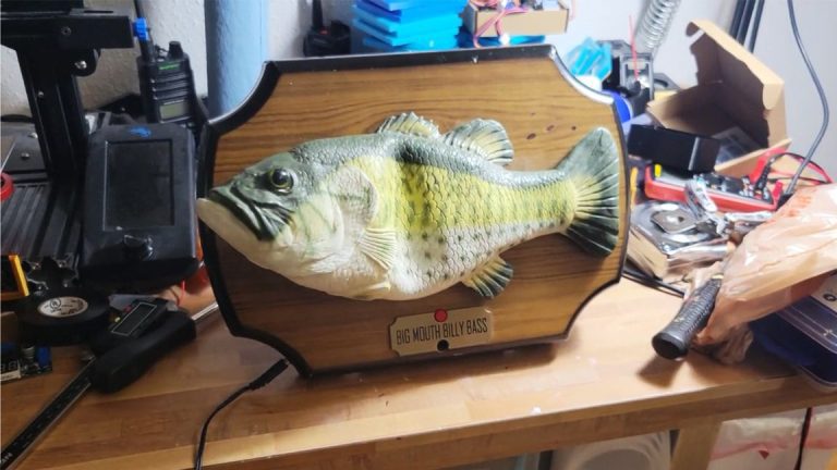 Raspberry Pi donne vie à Big Mouth Billy Bass avec ChatGPT