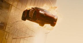 Une scène du saut de gratte-ciel de Furious 7.