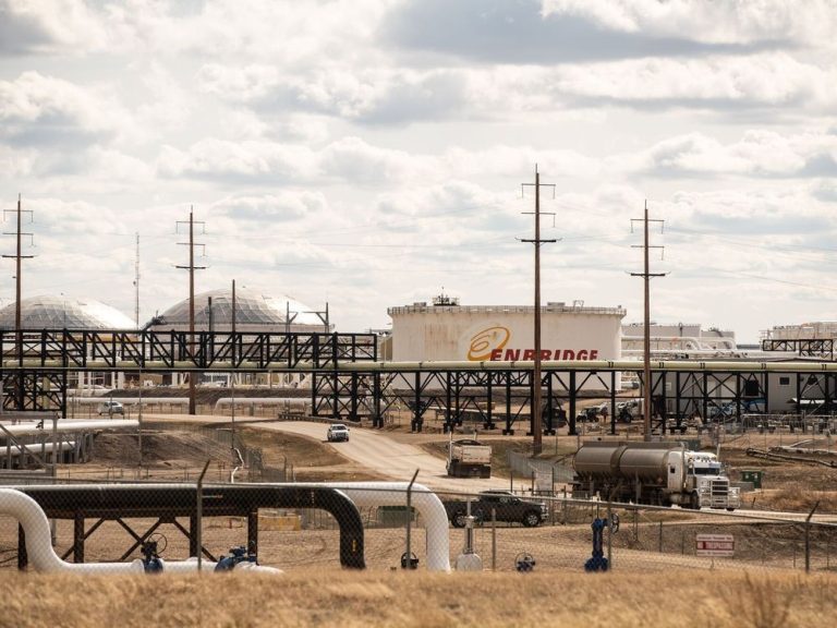 La guerre des prix des pipelines se prépare au Canada alors qu’Enbridge réduit ses tarifs pour expédier du pétrole