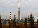 Usine de base de Suncor Energy Inc. avec valorisateurs, au nord de Fort McMurray, Alta. 