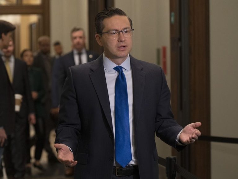 Poilievre demande aux libéraux de faire en sorte que des tueurs comme Bernardo restent en sécurité maximale