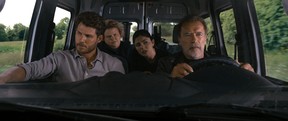 Travis Van Winkle, ortune Feimster, Monica Barbaro et Arnold Schwarzenegger