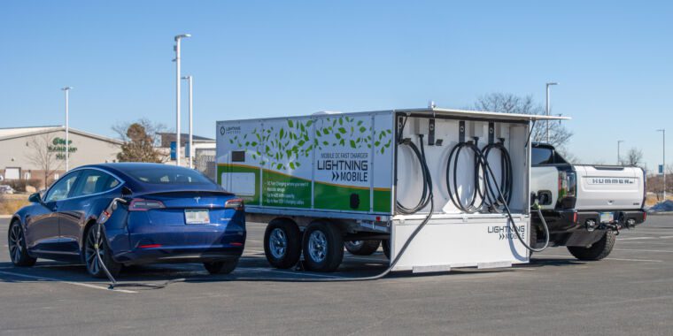 Ce chargeur EV de la taille d’une remorque sera testé à l’aéroport de Dallas en juin