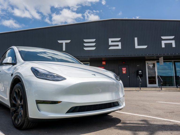 Les rêves d’IA de Tesla sont peut-être déjà en stock