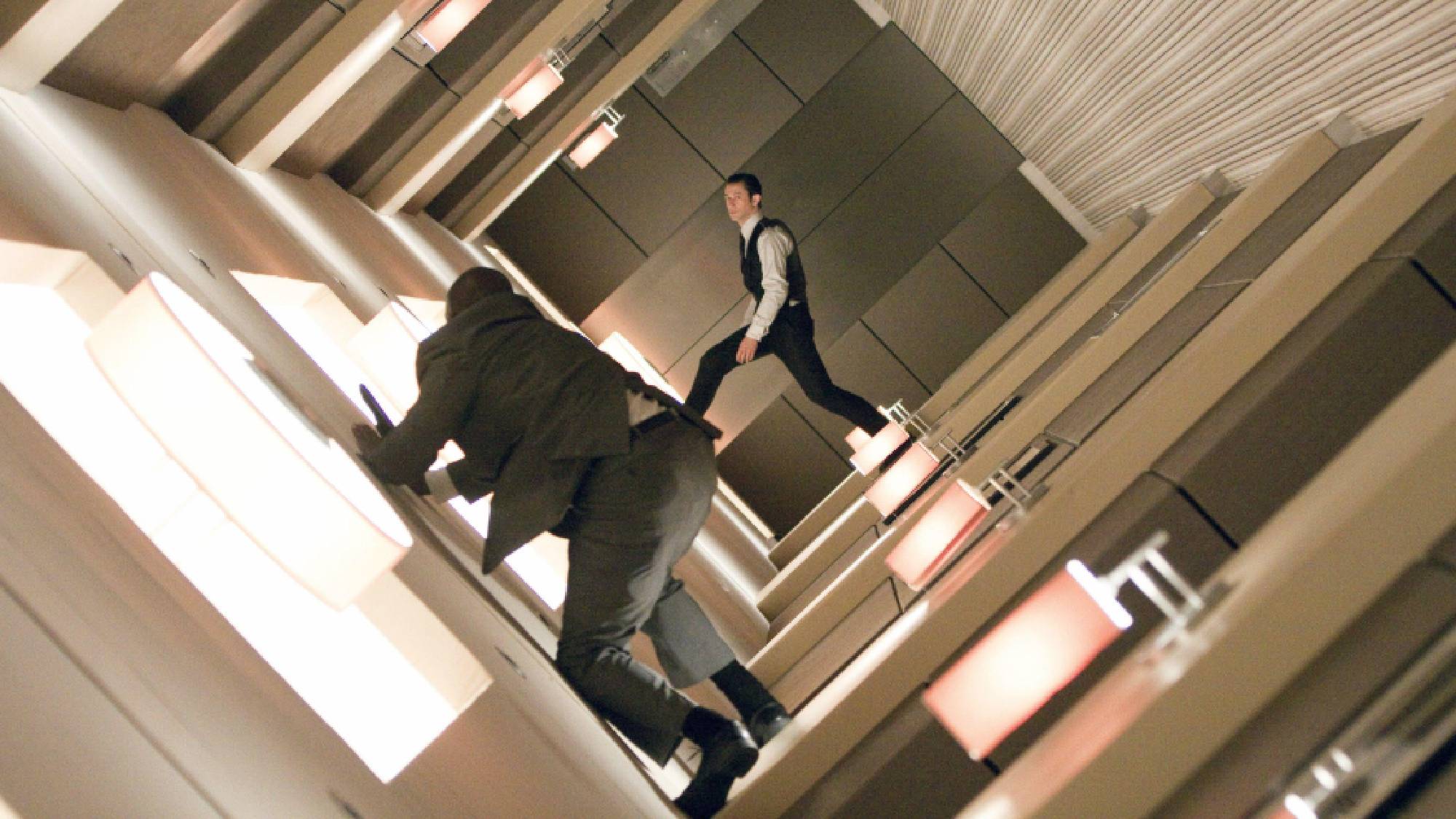 Joseph Gordon-Levitt dans le rôle d'Arthur dans Inception