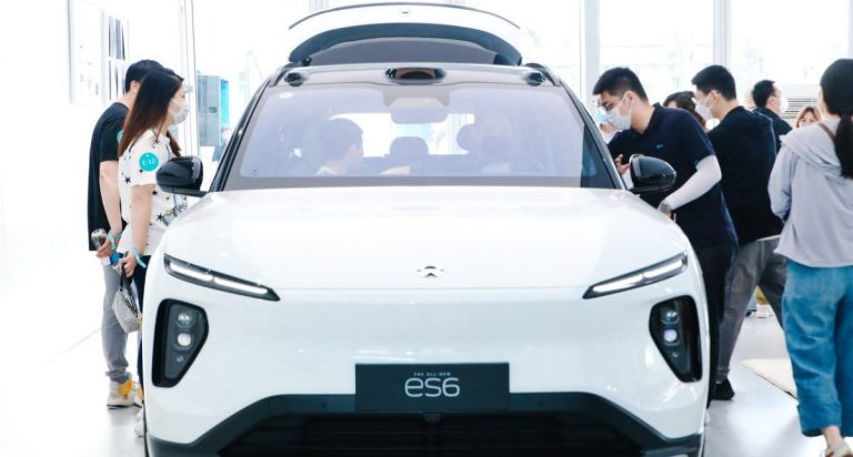 Nio a dit de ne pas se joindre à la guerre des prix des véhicules électriques en Chine.  Maintenant, il coupe 4 000 $ sur tous les modèles