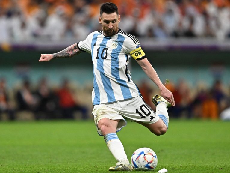 Le déménagement de Lionel Messi à l’Inter Miami secoue les médias sociaux par millions, les prix des billets montent en flèche