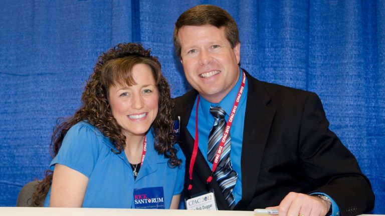 Jim Bob and Michelle at 2012 event, smiling.