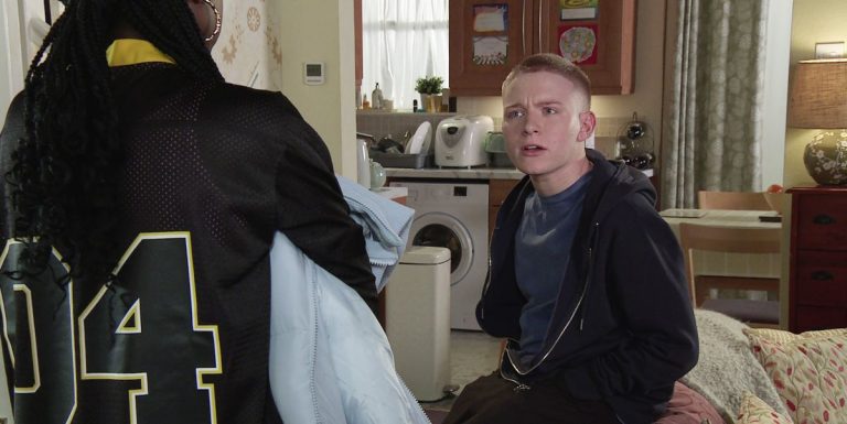 Spoilers de Coronation Street - Max confronté après les mensonges de Bec
