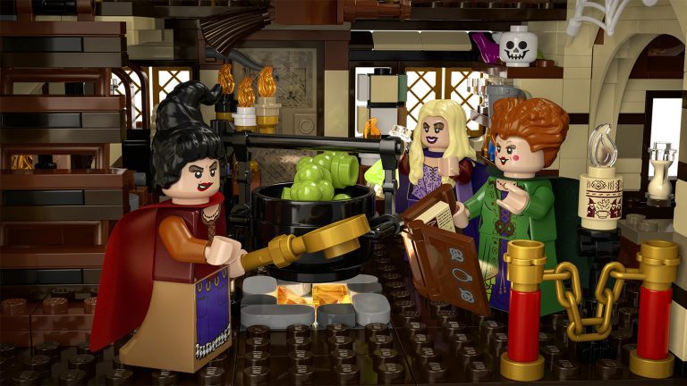 LEGO se déchaîne avec le nouvel ensemble de jeu Hocus Pocus Sanderson Sisters Cottage
