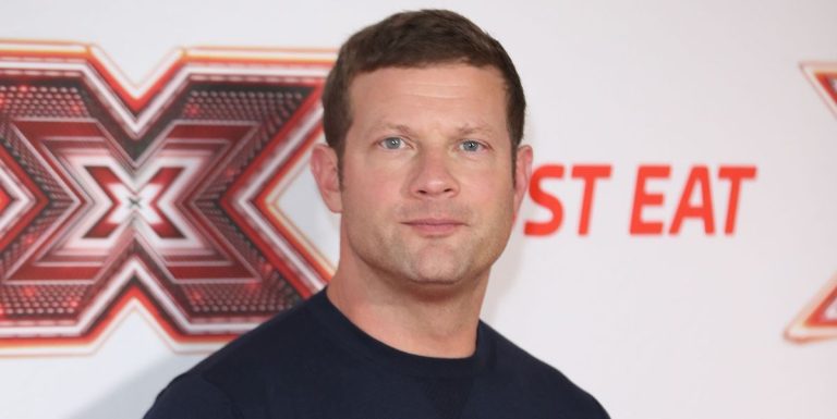 Dermot O'Leary de ce matin repère un problème dans la scène de Coronation Street
