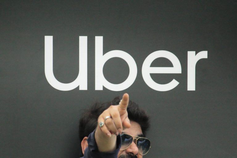 Uber mène une ronde de 20 millions de dollars dans la flotte indienne Everest pour l’expansion des véhicules électriques