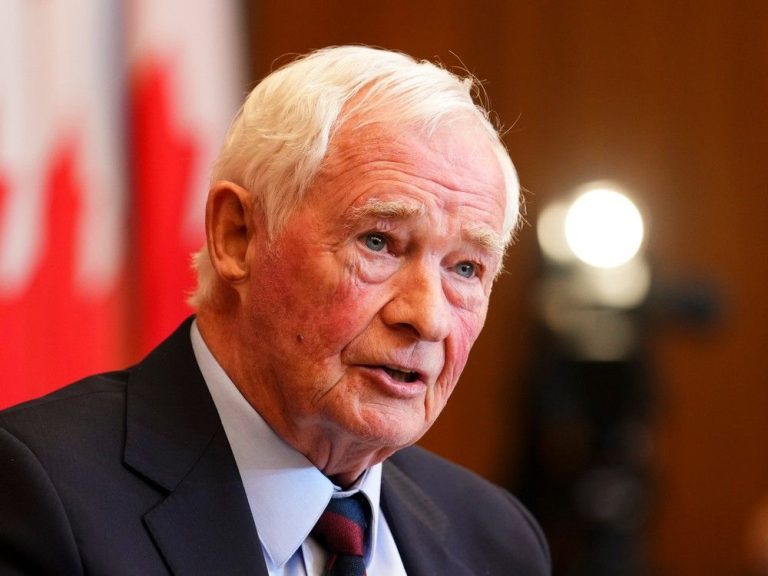 David Johnston est sur le point de témoigner devant les députés.  Voici à quoi s’attendre