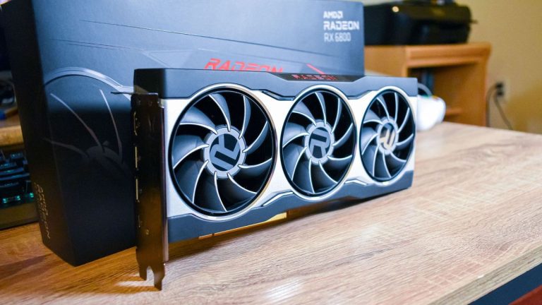 AMD met tellement de temps à sortir le RX 7800 XT qu’on en est réduit à le simuler