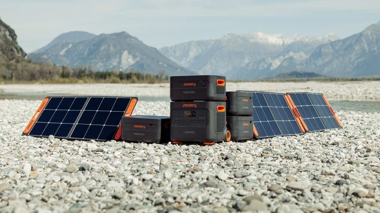 Le nouveau panneau solaire de Jackery gardera vos appareils chargés