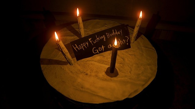 Le gâteau du puzzle Happy Birthday dans RE7