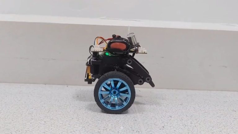 Le bot à deux roues Raspberry Pi s’auto-équilibre à l’aide de l’IA