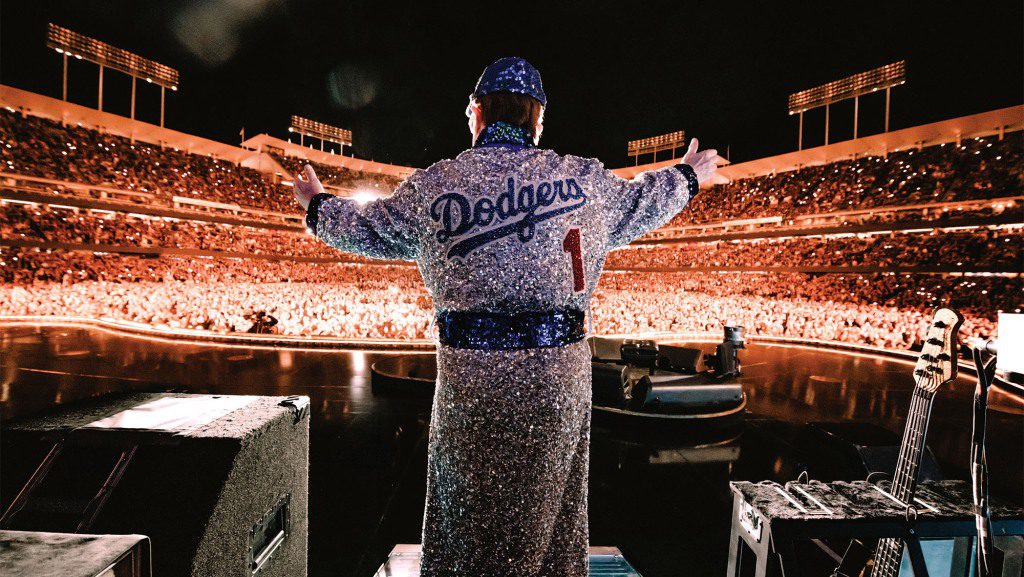 Elton John est toujours debout: Rocket Man sur Disney + Live Special, mettant fin à la vie de la tournée et en tête des charts dans les années 70
