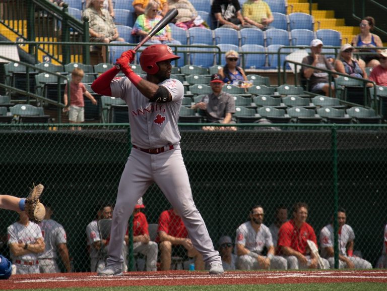 Les Goldeyes de Winnipeg mettent fin à une séquence de défaites avec une victoire contre les Cougars du comté de Kane