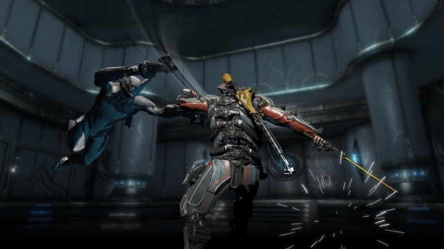 Combattez dans Warframe.