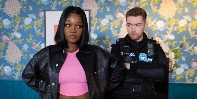 Hollyoaks révèle qui a dénoncé Sam Chen-Williams à la police
