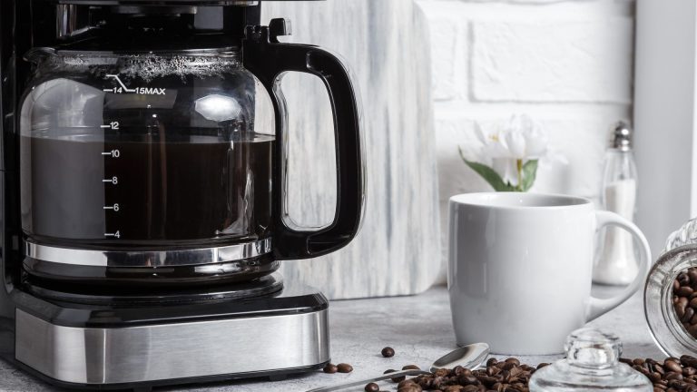 Le type d’eau que vous utilisez est-il important pour faire du café ?  – LifeSavvy