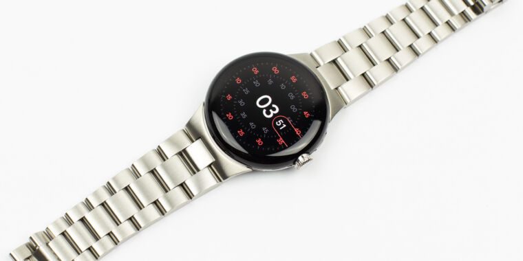 Le bracelet Pixel Watch en métal à 200 $ de Google est très haut de gamme, très cher