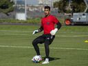 Le gardien du Toronto FC Greg Ranjitsingh s'entraîne au camp d'entraînement du club de la MLS à Irvine, en Californie, le jeudi 20 janvier 2022. Avec le partant Sean Johnson et le remplaçant Tomas Romero en mission internationale, Ranjitsingh fera son premier départ pour le Toronto FC mercredi au FC Cincinnati.