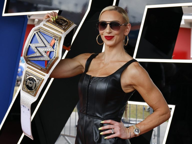 La transformation physique choquante de la superstar de la WWE Charlotte Flair