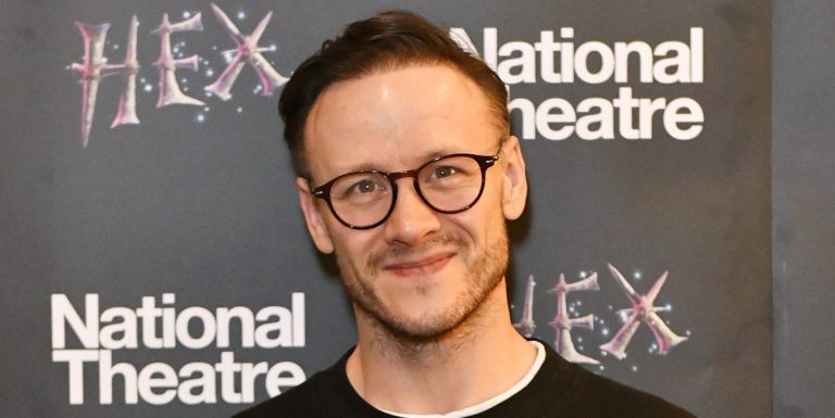 Kevin Clifton de Strictly détaille une découverte familiale "écrasante"
