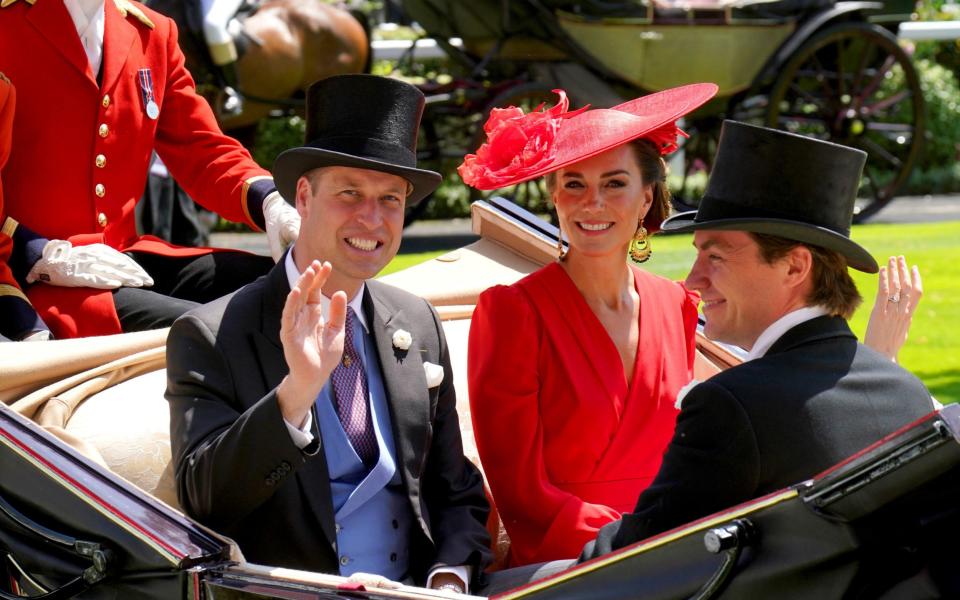 Le prince William a passé vendredi à Royal Ascot avec sa femme, la princesse de Galles