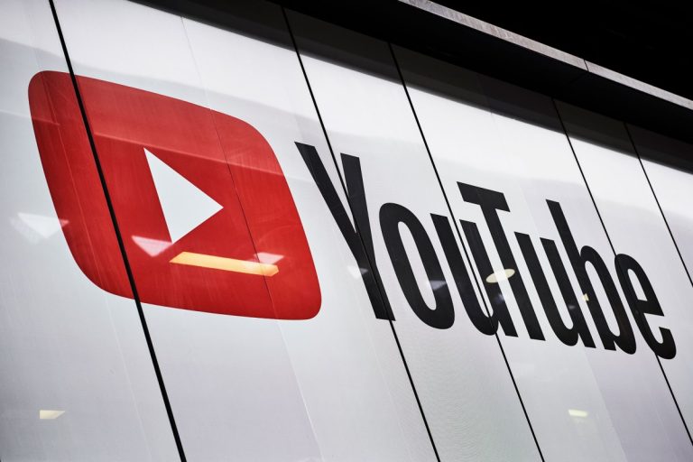 YouTube intègre un outil de doublage basé sur l’IA