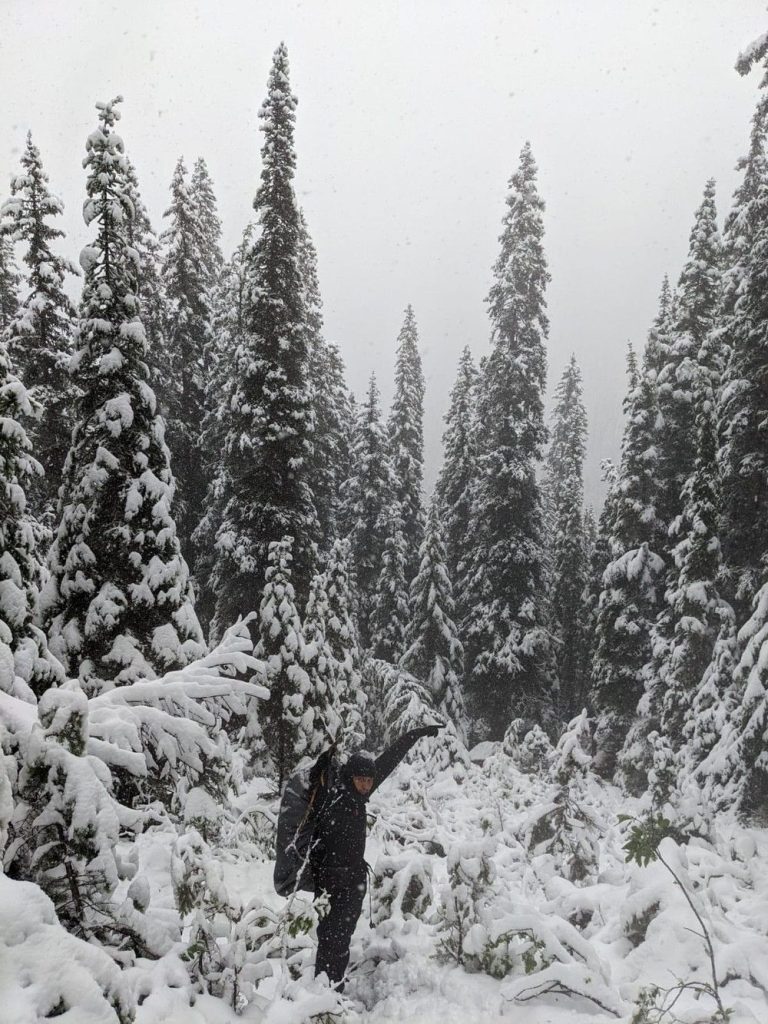 « Ventre de l’ombre de la mort »: des randonneurs belges racontent une randonnée de 7 heures dans la tempête de neige de Jasper