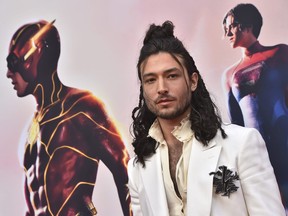 Ezra Miller à la première de Flash à Los Angeles