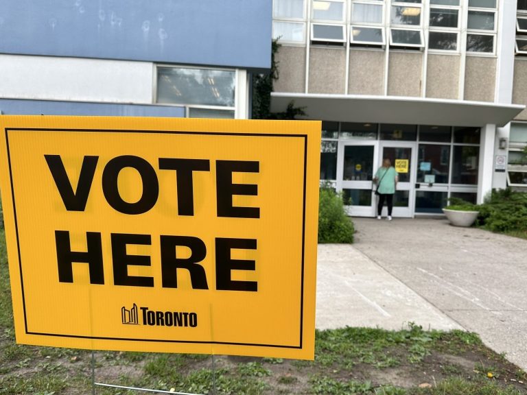 Toronto se rend aux urnes pour élire le prochain maire