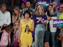 La mairesse élue de Toronto, Olivia Chow, célèbre sa victoire lors d'une soirée électorale à Toronto le lundi 26 juin 2023.