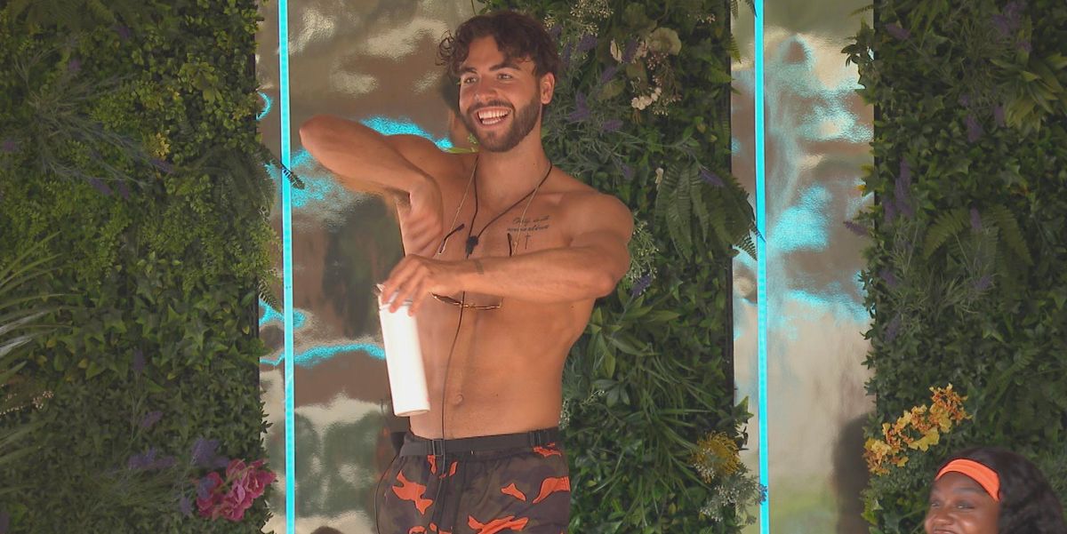 Les téléspectateurs de Love Island se moquent du dîner de pâtes de l'émission
