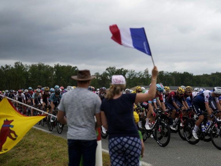 Les coureurs du Tour de France ne seront pas automatiquement exclus pour un test positif au COVID-19