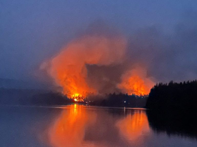 2023 est en passe d’être la pire saison des incendies au Canada, avertissent le gouvernement fédéral