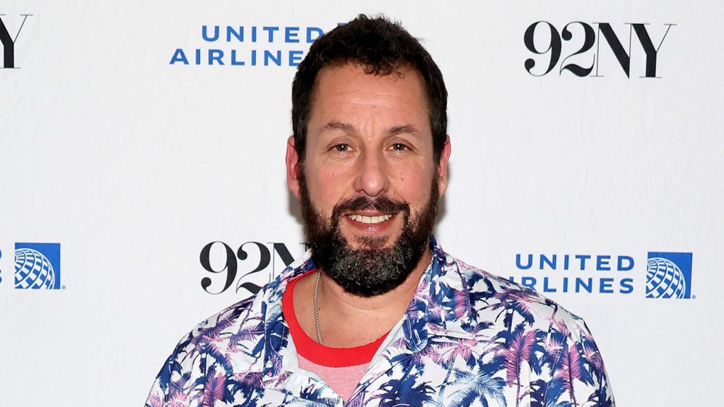 Adam Sandler salue le vrai golfeur Happy Gilmore : 