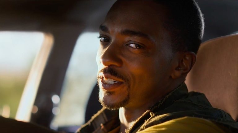 Anthony Mackie dit que la série télévisée Twisted Metal "pointe du doigt" certaines questions politiques
