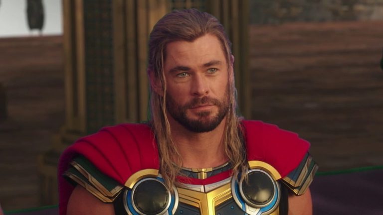 Chris Hemsworth dit Thor: Love and Thunder "est devenu trop idiot"
