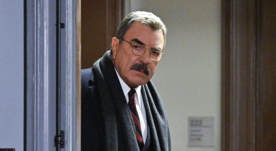 Frank in office on Blue Bloods