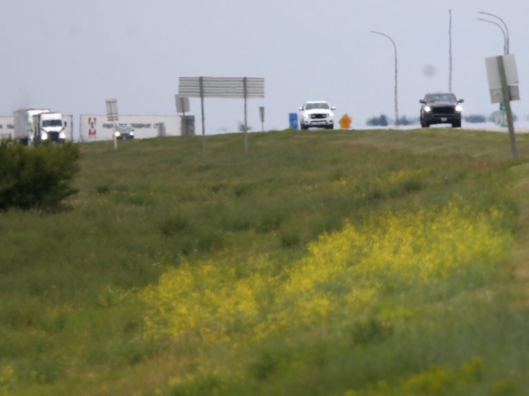 Dix personnes sont toujours hospitalisées après un accident d’autobus mortel au Manitoba