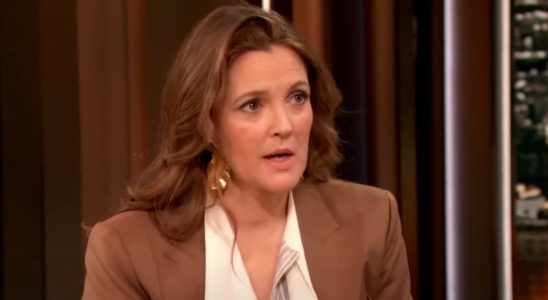 Drew Barrymore envoie un message aux tabloïds après des commentaires viraux sur la mort de sa mère : "Comment osez-vous mettre ces mots dans ma bouche"