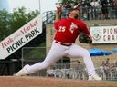 Le lanceur des Goldeyes de Winnipeg Brent Burgess a fait ses débuts avec l'équipe le 20 juin 2023. Burgess est le frère jumeau identique du receveur des Goldeyes Chris Burgess,