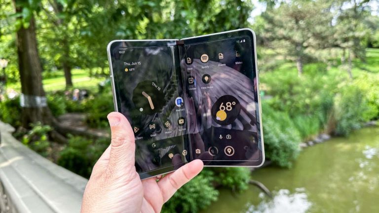 Google Pixel Fold est le premier pliable que vous pouvez réparer vous-même – voici pourquoi